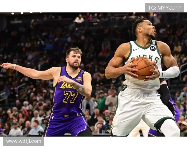 湖人对阵雄鹿精彩回放录像全程回顾与分析