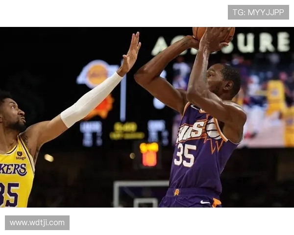 詹姆斯与杜兰特巅峰对决精彩瞬间回顾与分析合集 詹姆斯与杜兰特巅峰对决精彩瞬间回顾与分析合集