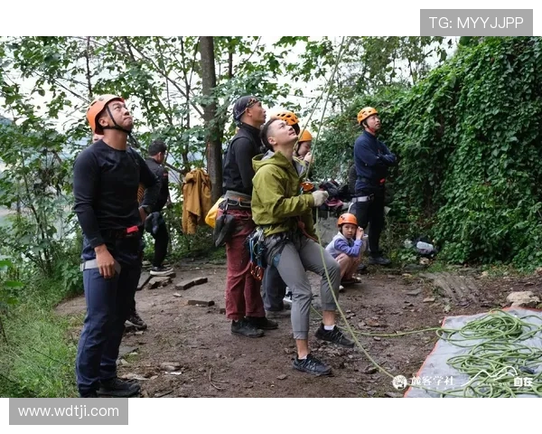 重庆攀岩队中路突破战术解析与实战应用探讨