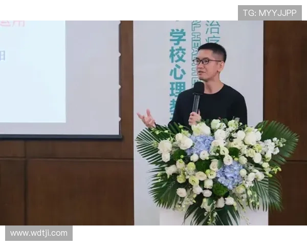 滑板与人生的交汇点：杨伟的深度对话与成长故事